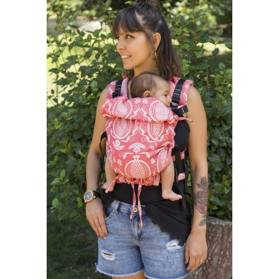 Ергономична раница регулируема HuggyBerry Nar Scarlett - размер бебе 