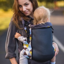 Ергономична раница Kinder Hop Grow Air - Yellow Triangles