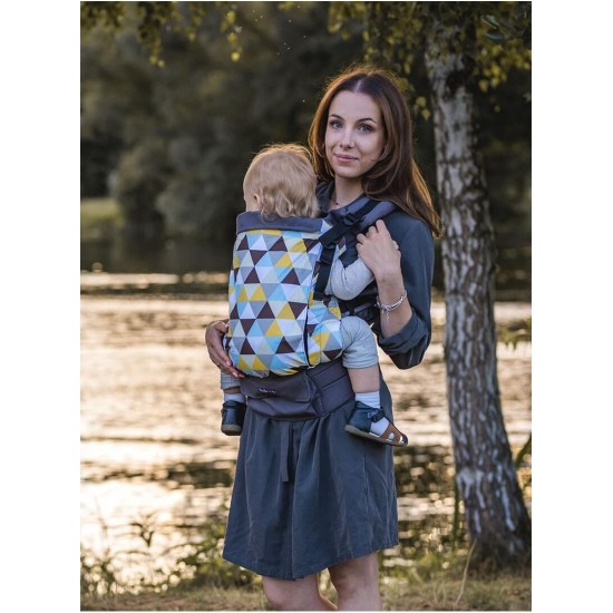 Ергономична раница Kinder Hop Grow Air - Yellow Triangles Ергономична раница Kinder Hop Grow Air - Yellow Triangles