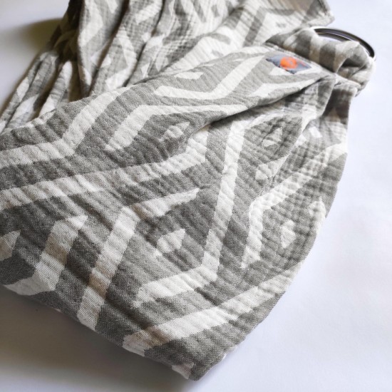 Муселинов слинг с халки (ринг слинг) Nashsling - Rhombs grey (100% памук) Муселинов слинг с халки (ринг слинг) Nashsling - Rhombs grey (100% памук)